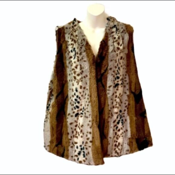 Multiples Vest  - Picture 1 of 12